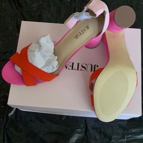 Sandals - Picture 2 of 3